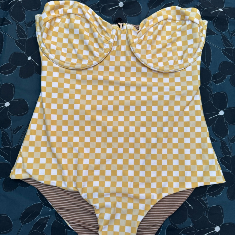 Acacia one piece